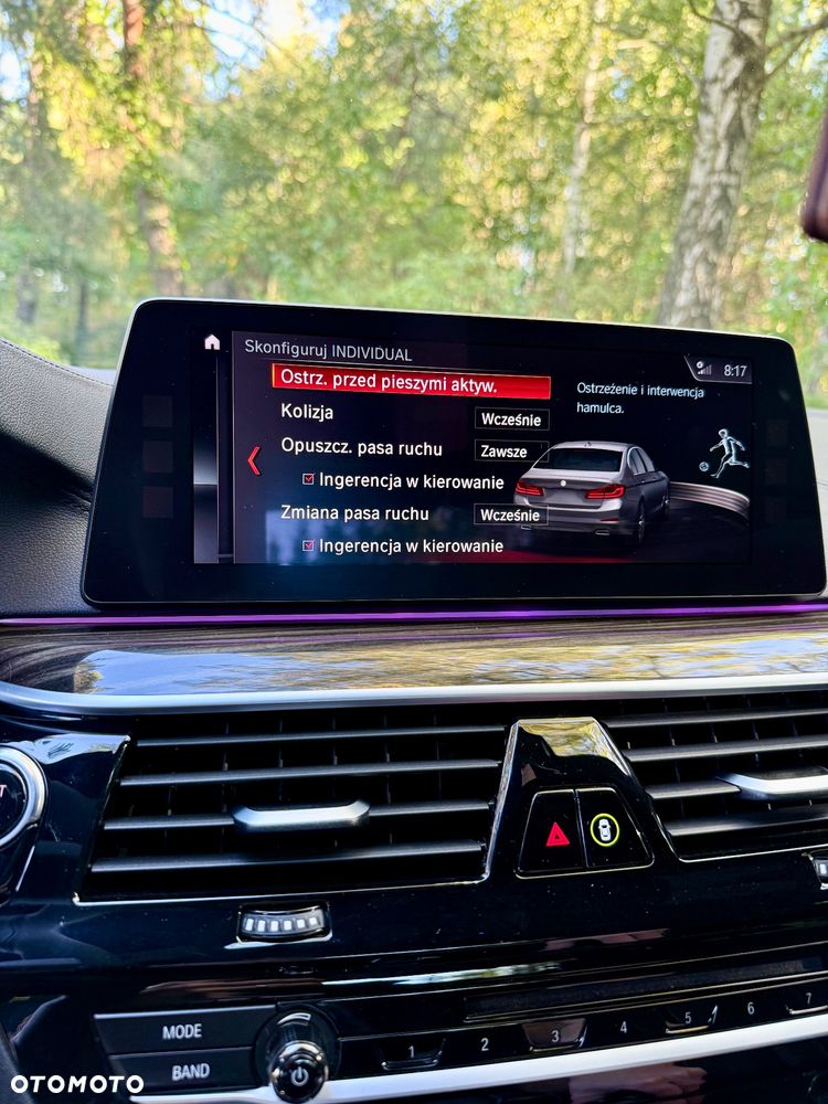 BMW Seria 5 M550i xDrive - 26