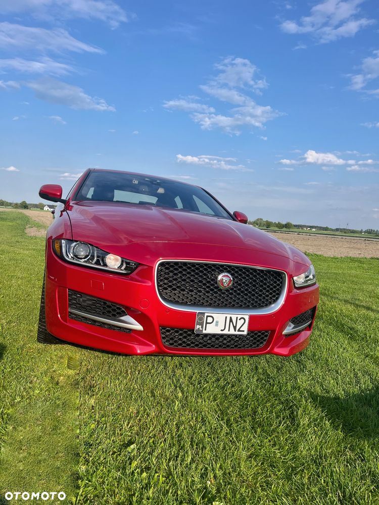 Jaguar XE - 1