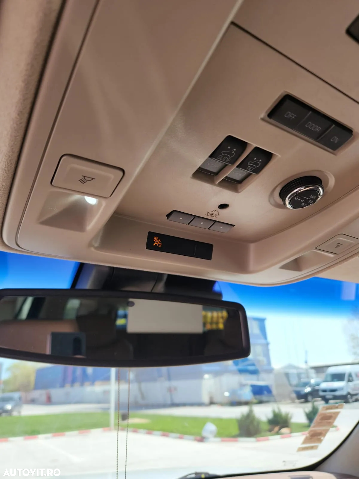 Cadillac Escalade - 14