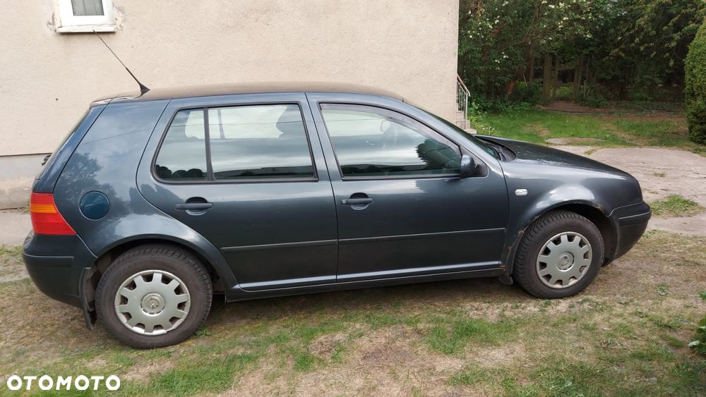 Volkswagen Golf 1.6 Basis - 3
