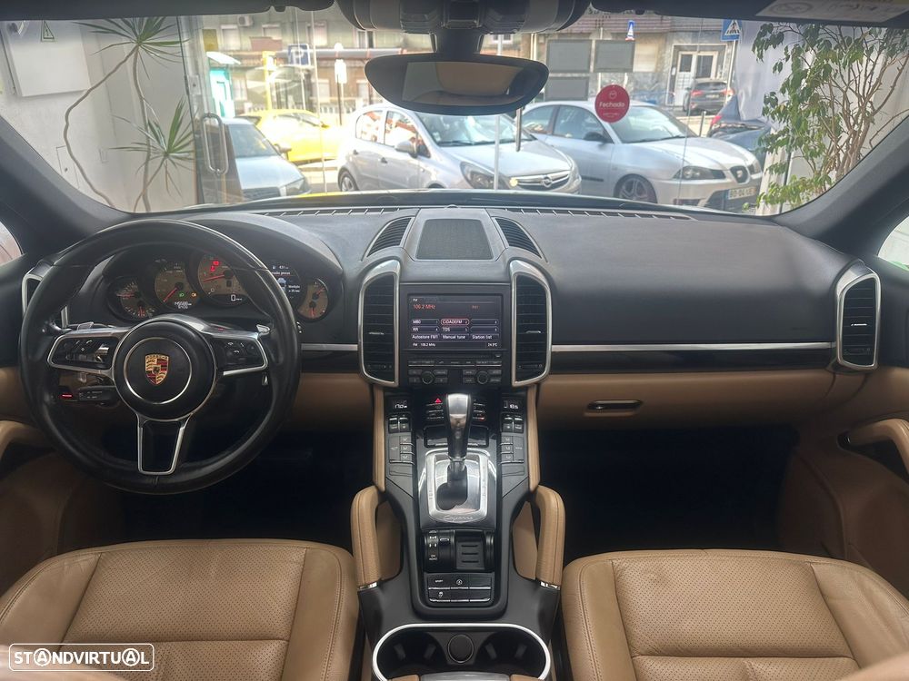 Porsche Cayenne Tiptronic S - 28