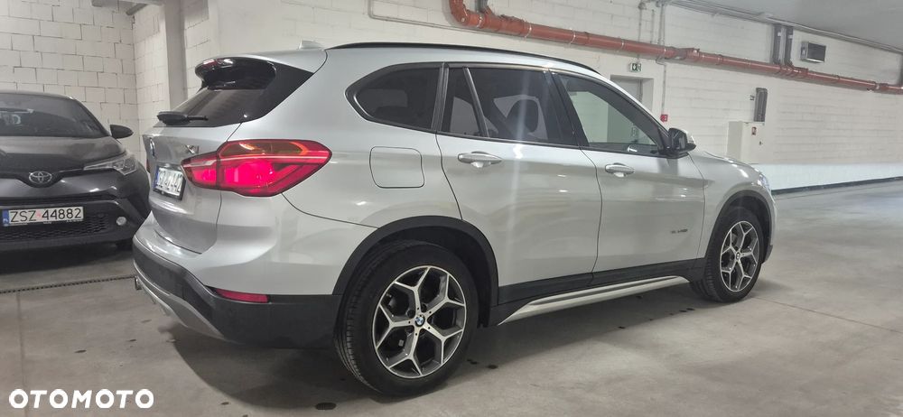 BMW X1 sDrive18d xLine - 12