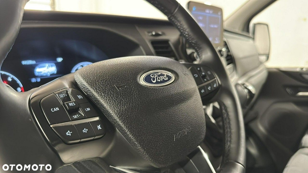 Ford Custom - 21