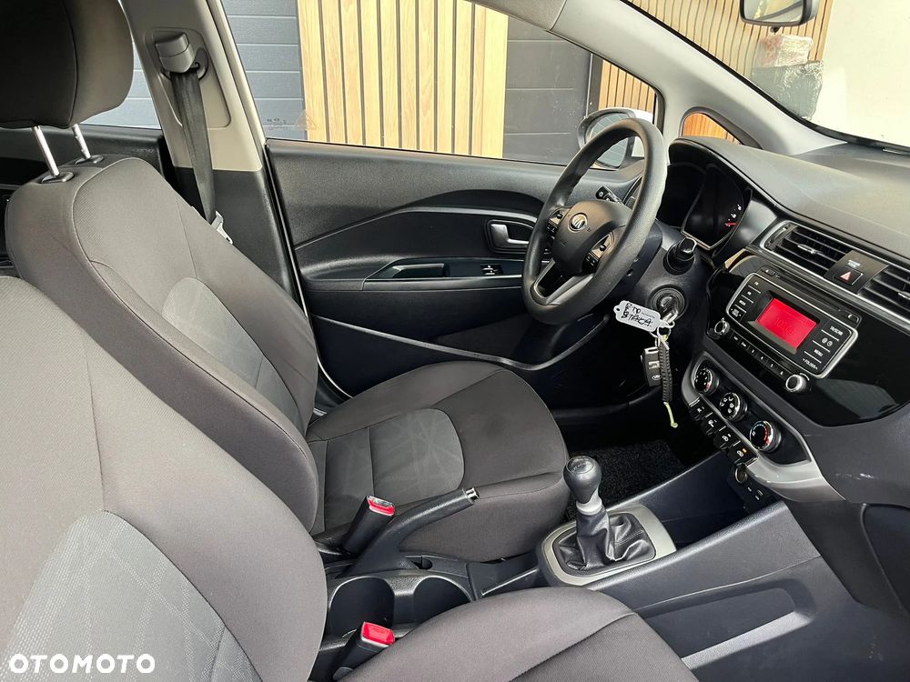 Kia Rio - 7