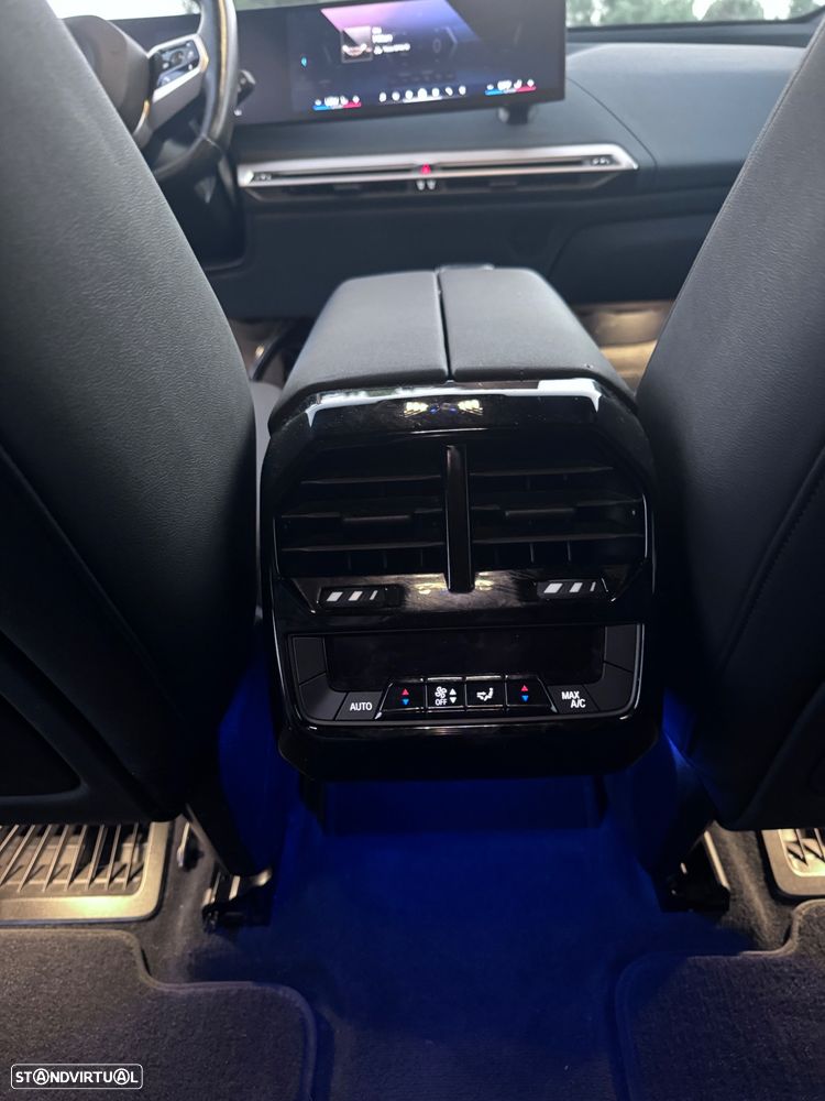 BMW iX xDrive 40 Pack Desportivo - 13