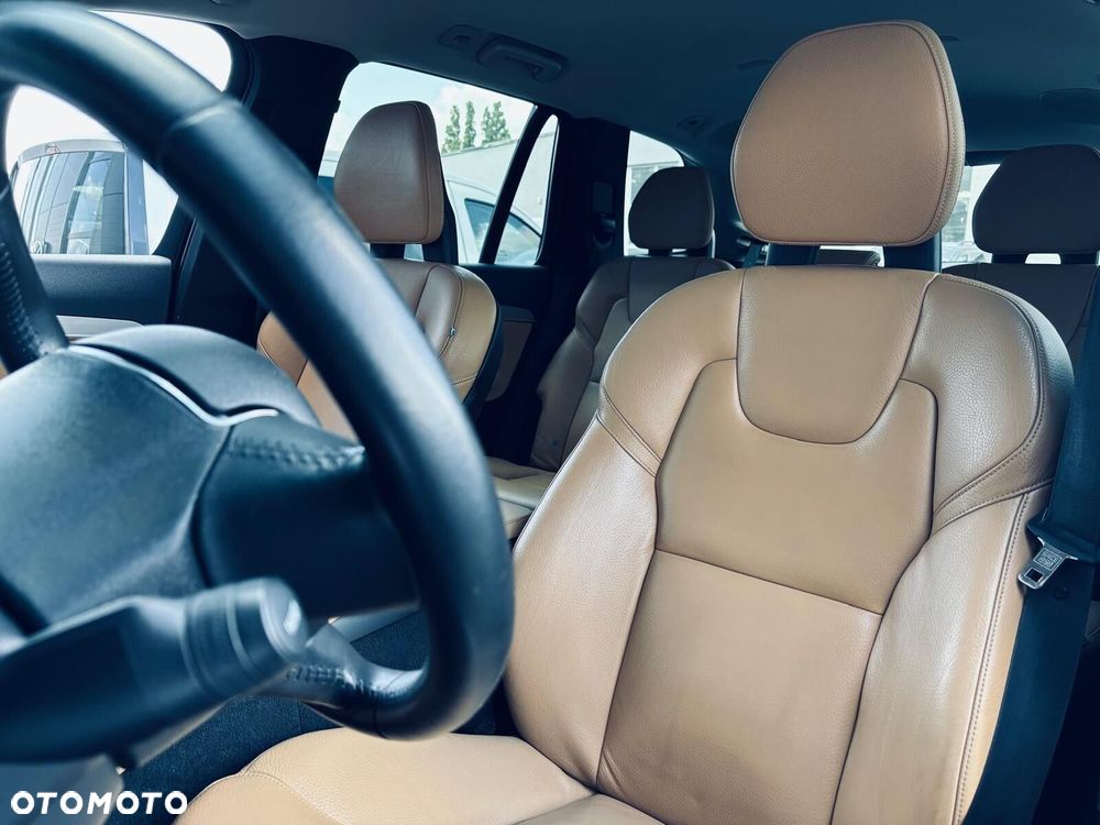 Volvo XC 90 D5 AWD Momentum 7os - 12