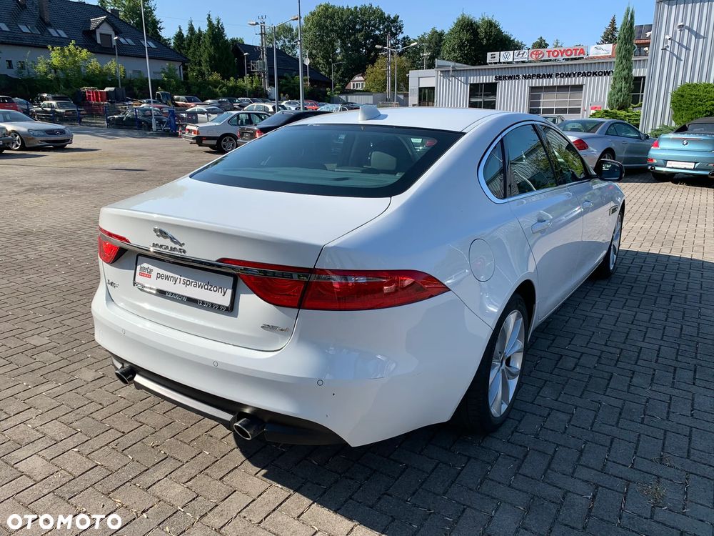 Jaguar XF 2.0 i4D Prestige - 6