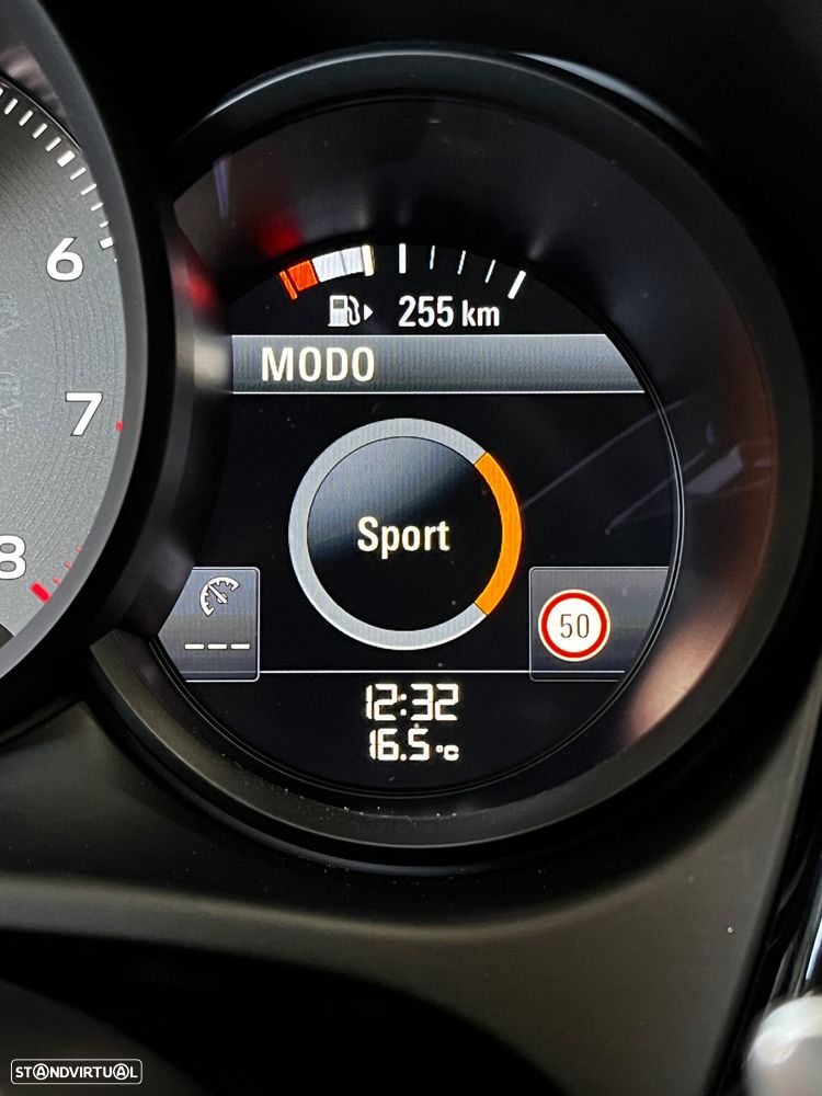 Porsche Macan S - 26