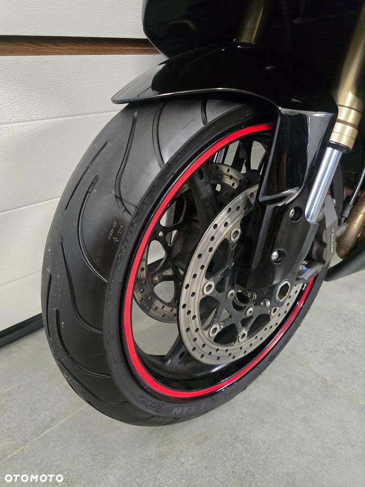 Suzuki GSX-R - 12