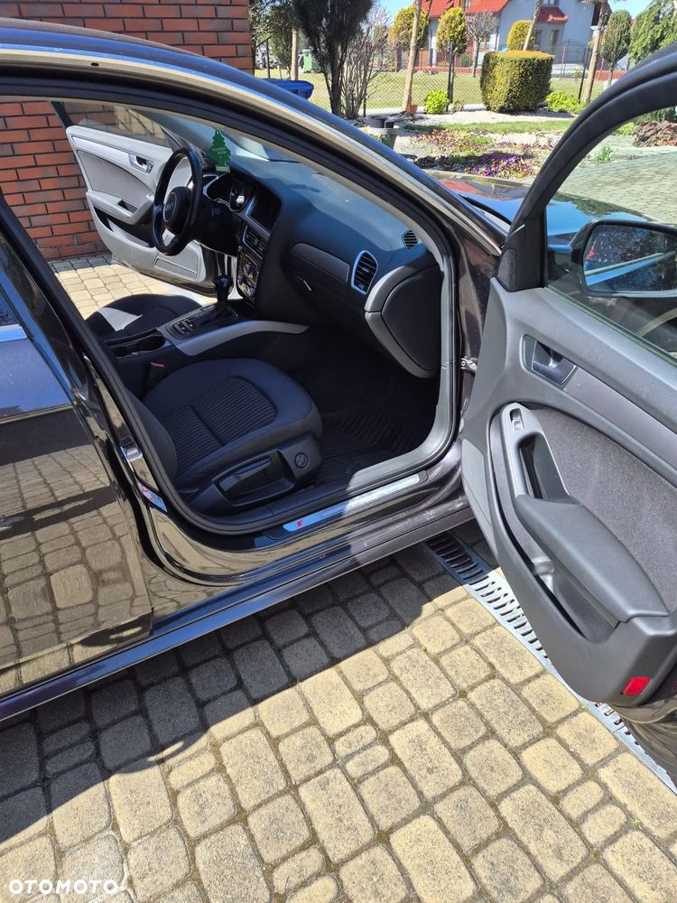 Audi A4 Limousine - 5