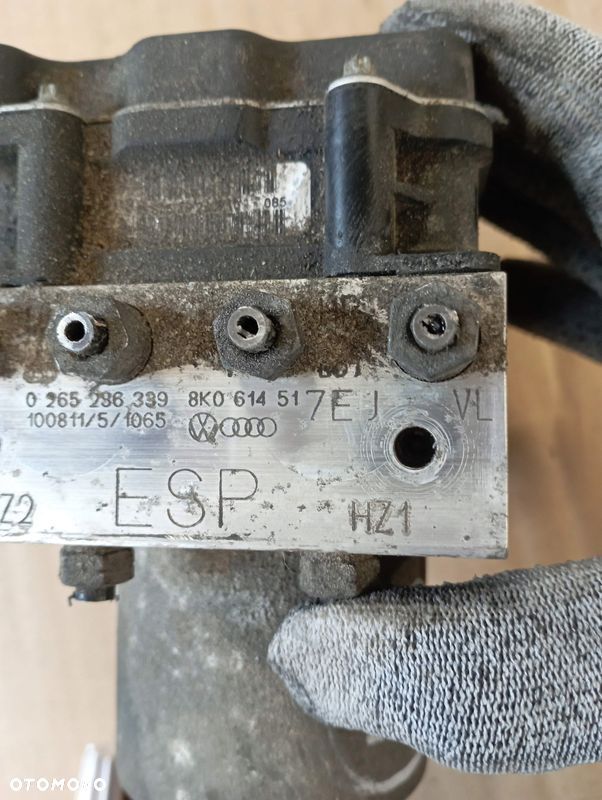 AUDI A4 B8 2.0 TDI POMPA ABS 8K0614517E - 2