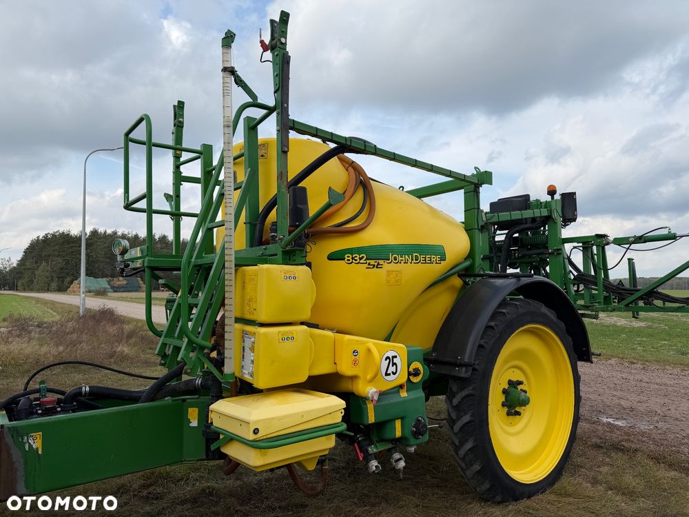 John Deere 832 SE - 15