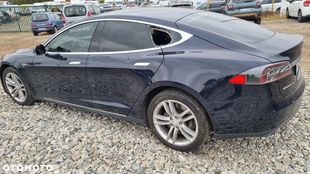 Tesla Model S 85 - 1