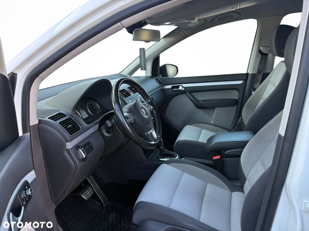 Volkswagen Touran 2015 photo 5