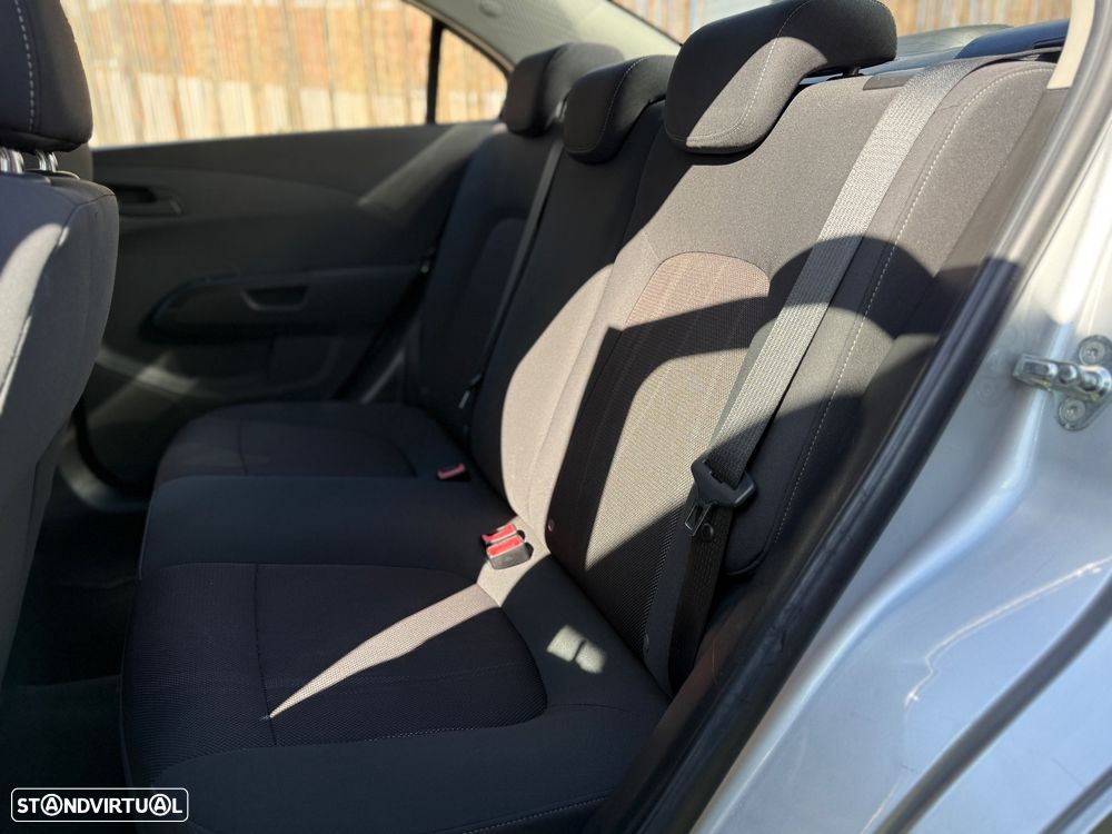 Chevrolet Aveo 1.3 VCDi LTZ - 24