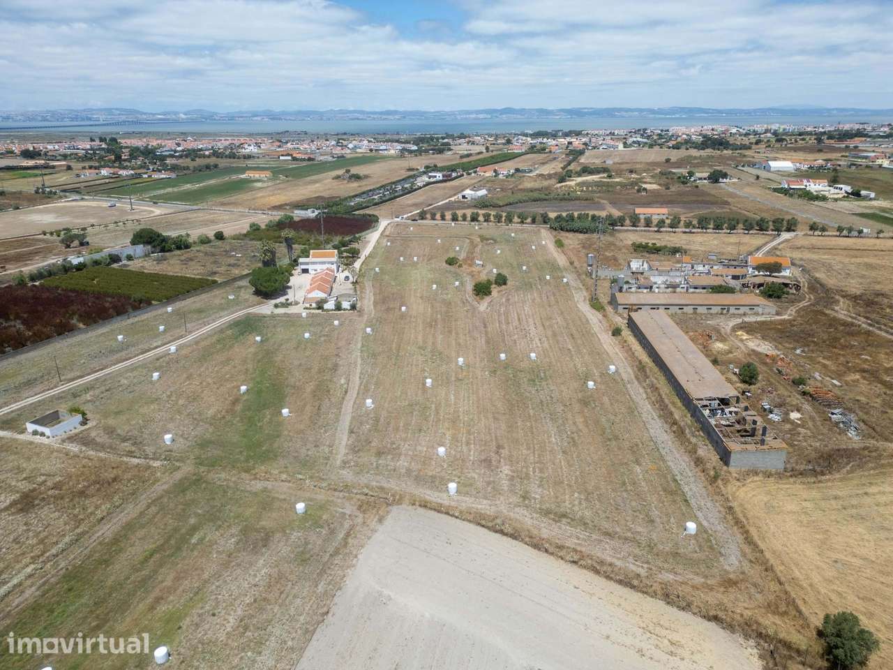 Terreno para venda a 10 minutos (10 km) do campo de Tiro de Alcochete. - Grande imagem: 3/18