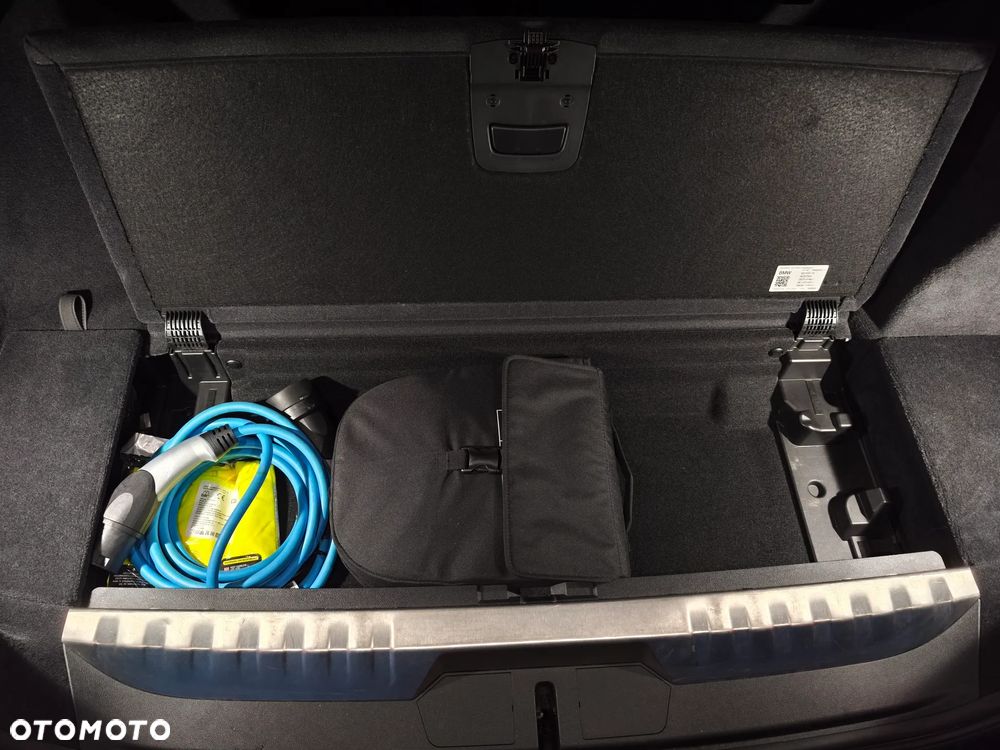 BMW Seria 3 330e Sport Line - 31