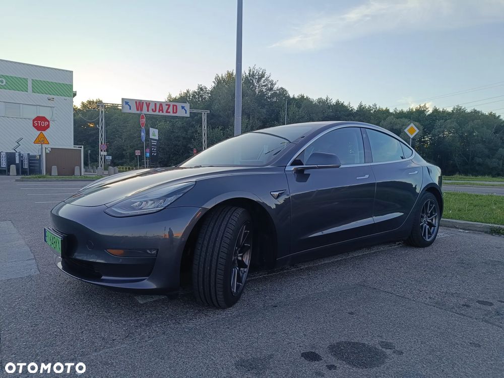 Tesla Model 3 - 13