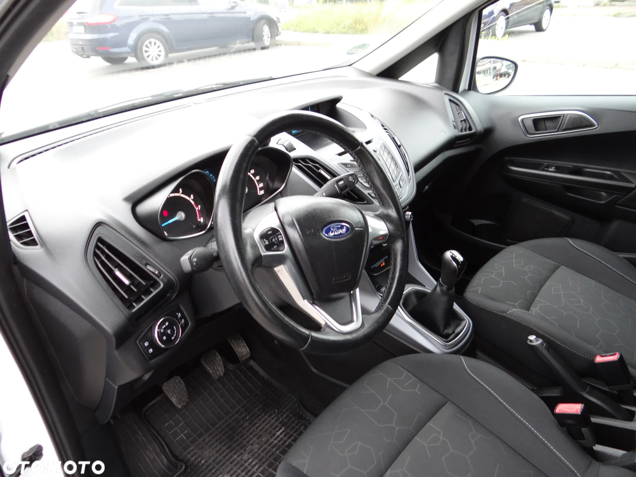 Ford B-MAX - 13