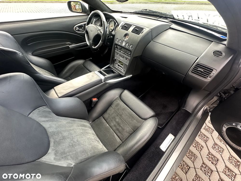 Aston Martin V12 Vanquish - 10