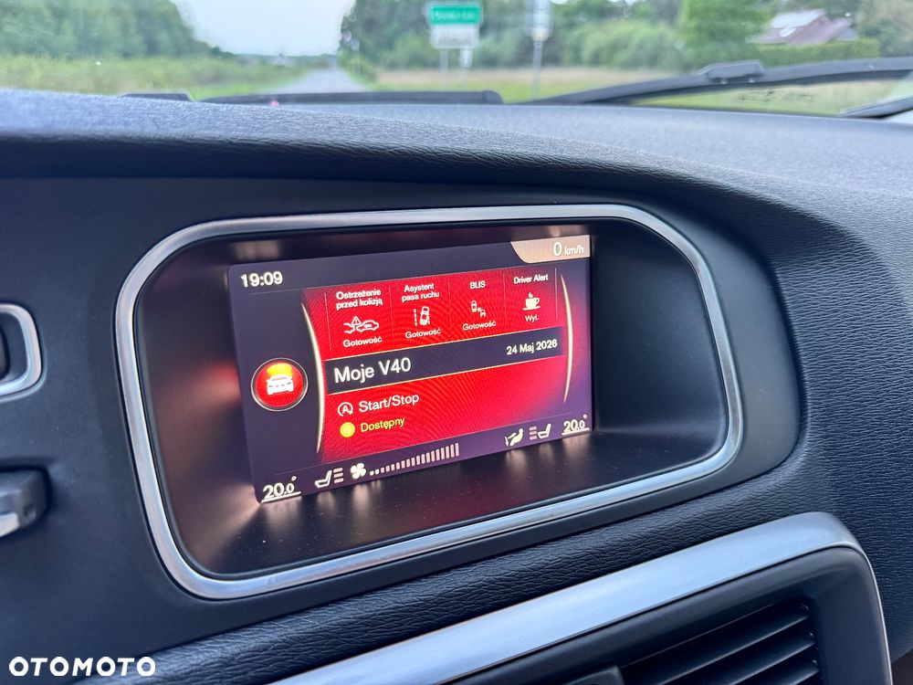 Volvo V40 D3 Momentum - 36