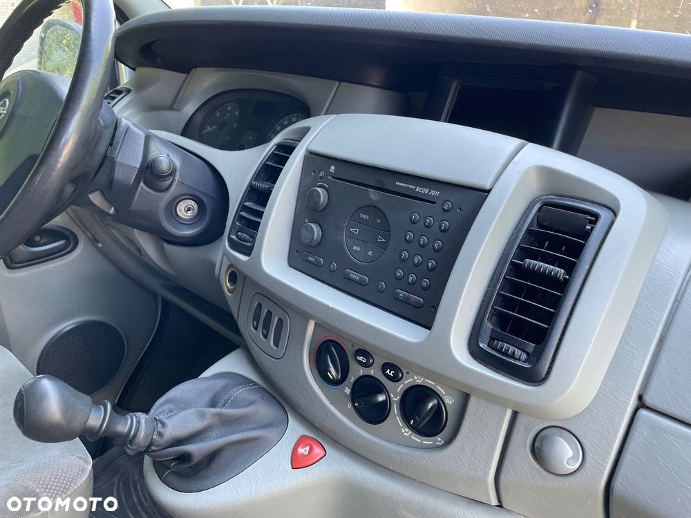 Opel Vivaro - 10