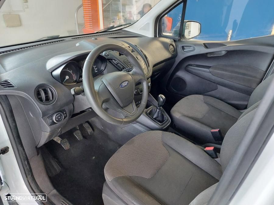 Ford Tourneo Courier 1.5 TDCi Ambiente - 11