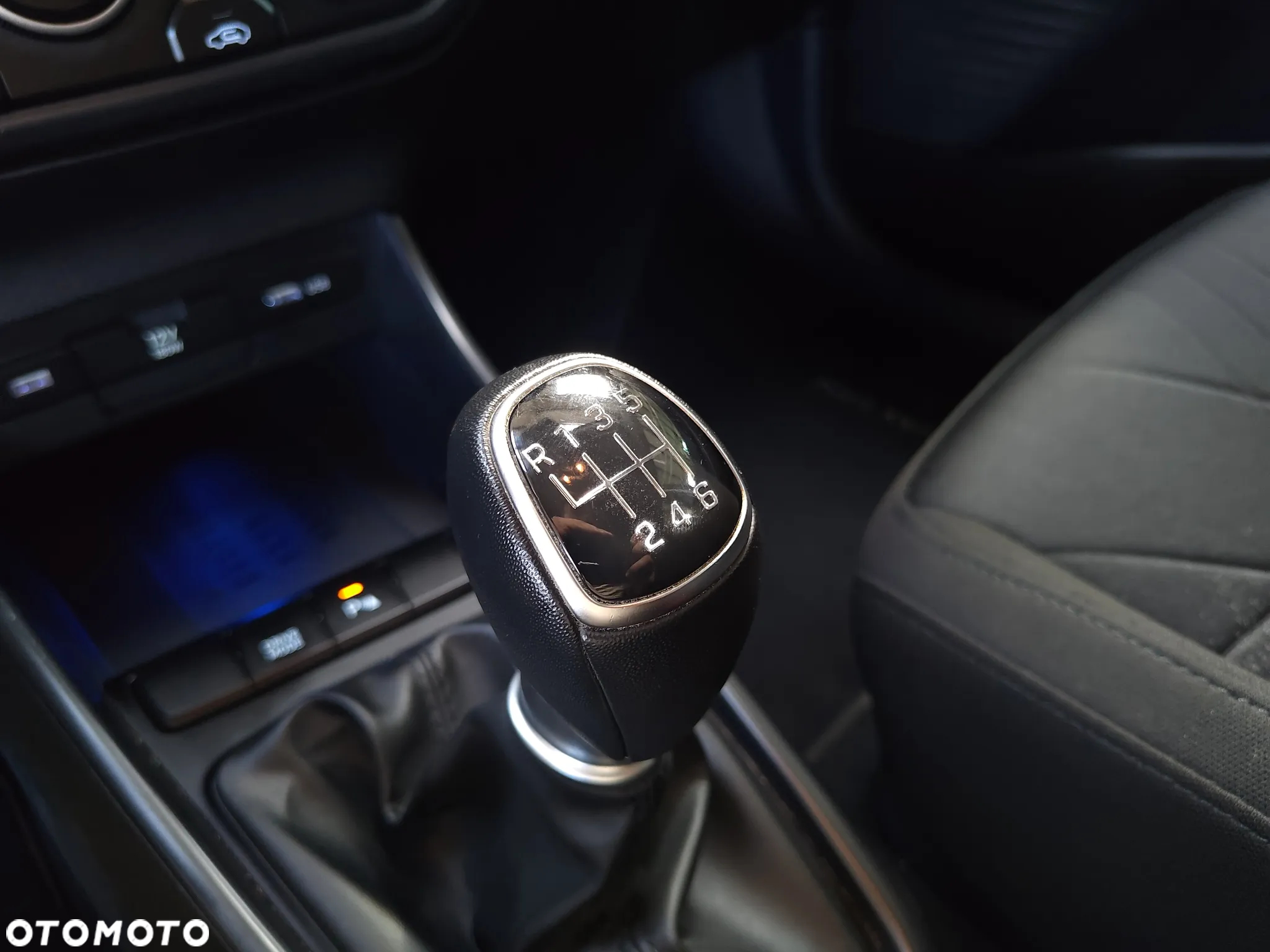 Hyundai Bayon 1.0 T-GDI Executive - 38