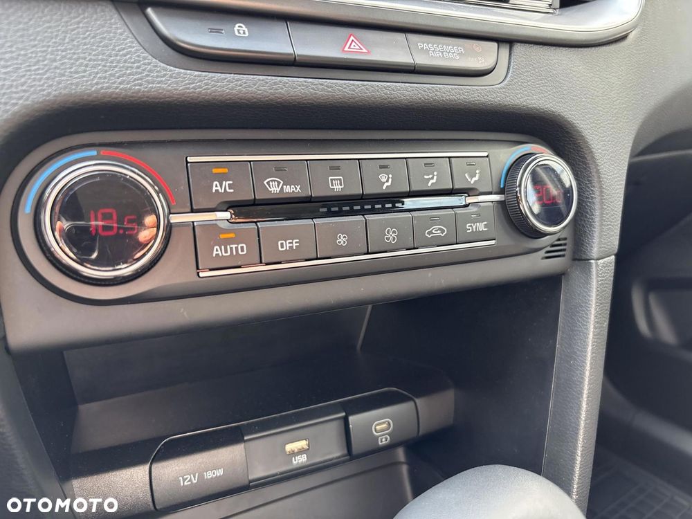 Kia Ceed 1.5 T-GDI M DCT - 24