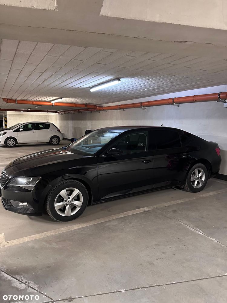 Skoda Superb 2.0 TDI Ambition DSG7 - 3