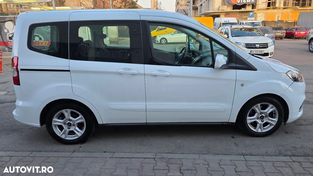 Ford Tourneo Courier 1.5 TDCi Ambiente - 2