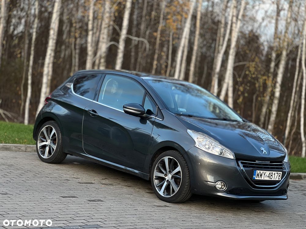 Peugeot 208 - 1