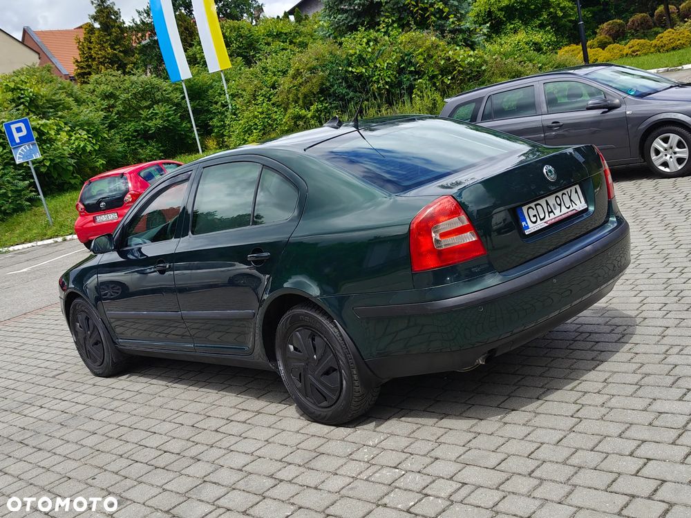 Skoda Octavia 1.6 Combi Ambiente - 13