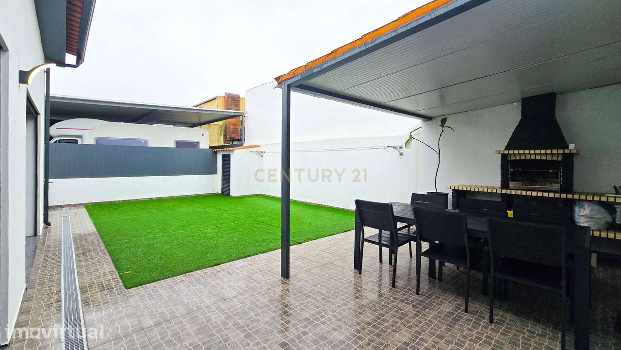 Moradia isolada de 3+2 assoalhadas - Garagem e espaço para piscina - Q - Grande imagem: 4/52