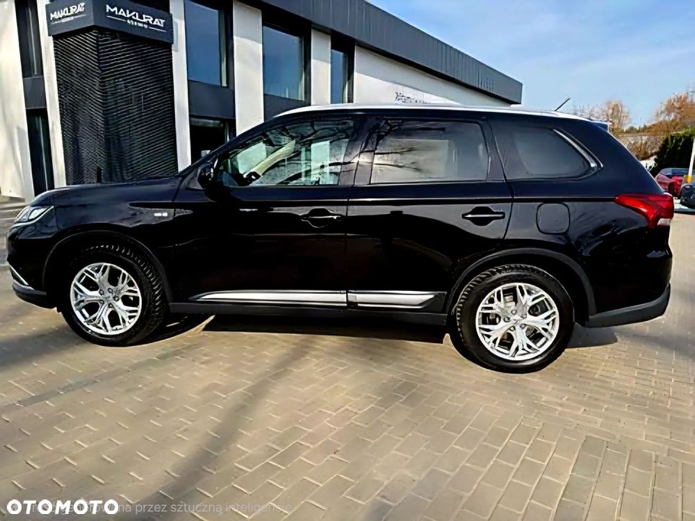 Mitsubishi Outlander 2.0 Invite + 2WD - 11