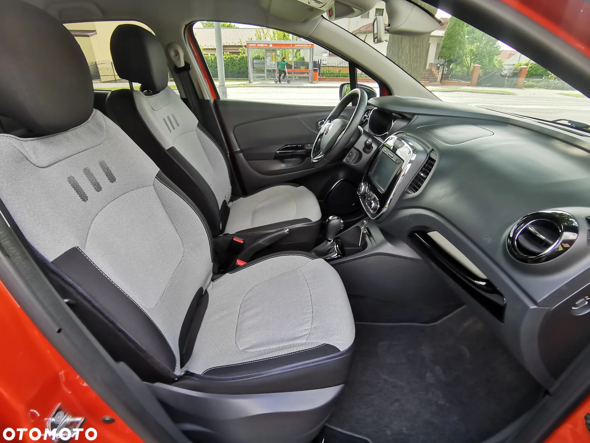 Renault Captur 1.2 TCe Intens EDC - 8