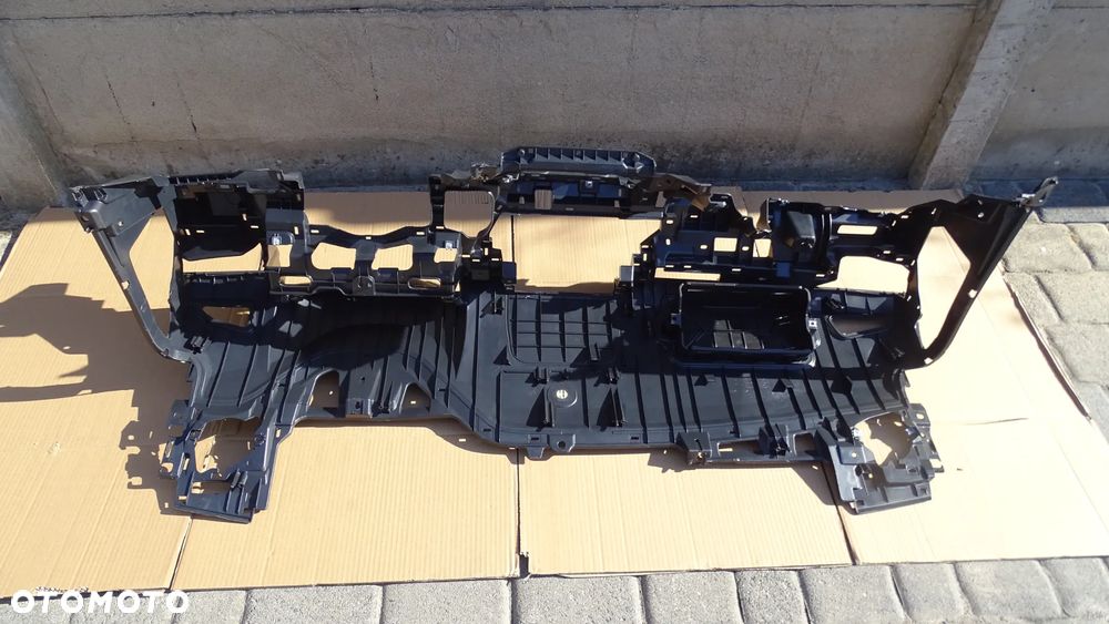 TOYOTA COROLLA E21 - deska rozdzielcza, konsoleta - 9