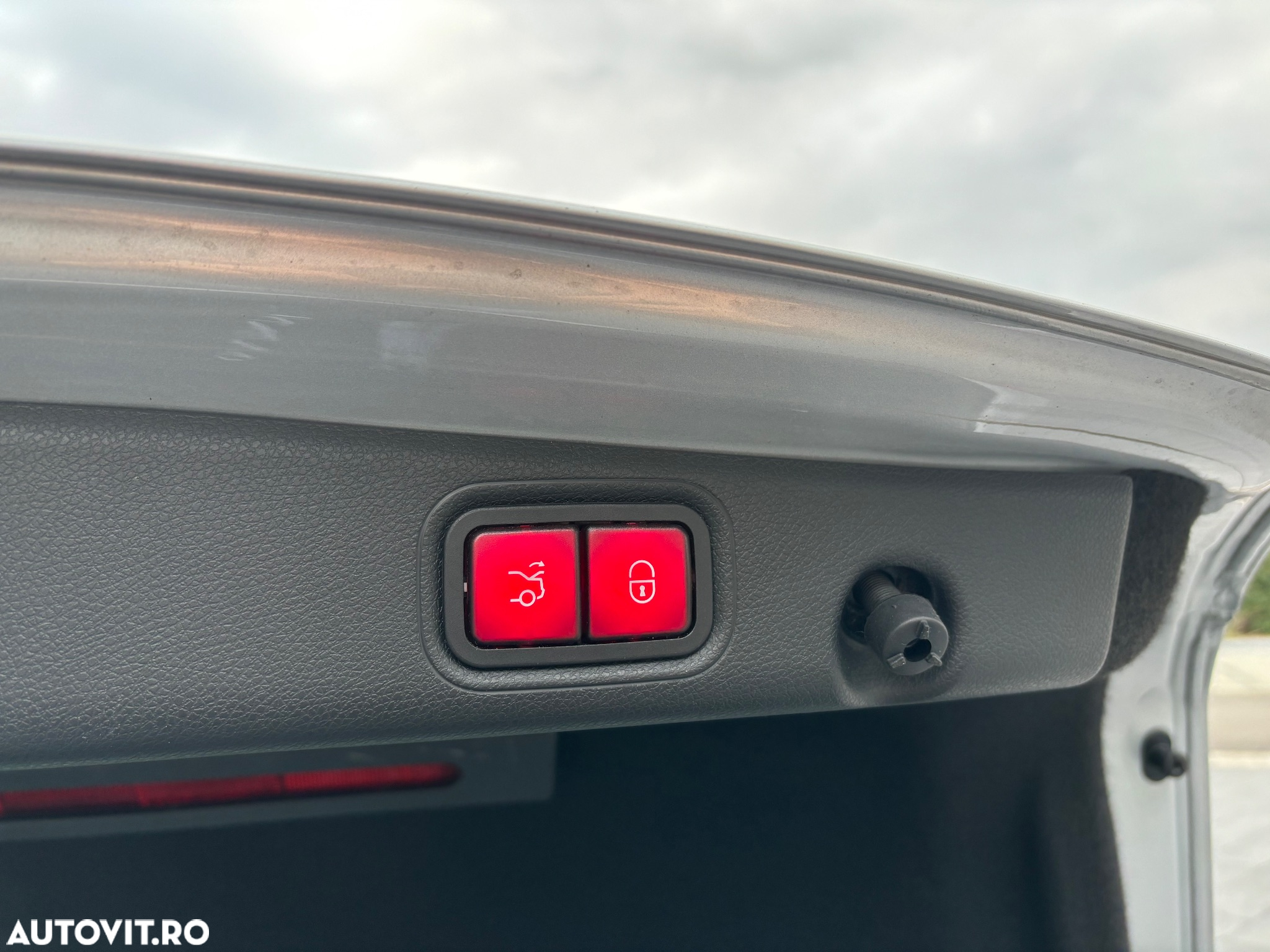 Mercedes-Benz E 220 d 9G-TRONIC Avantgarde - 17