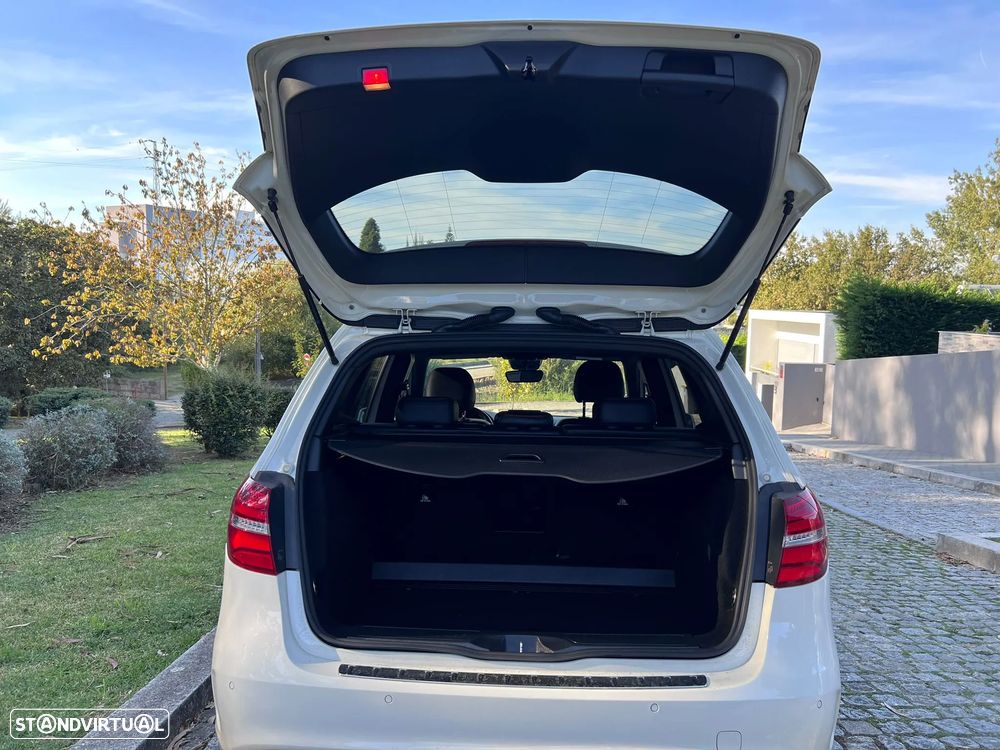 Mercedes-Benz B 220 (CDI) d 4Matic 7G-DCT AMG Line - 13