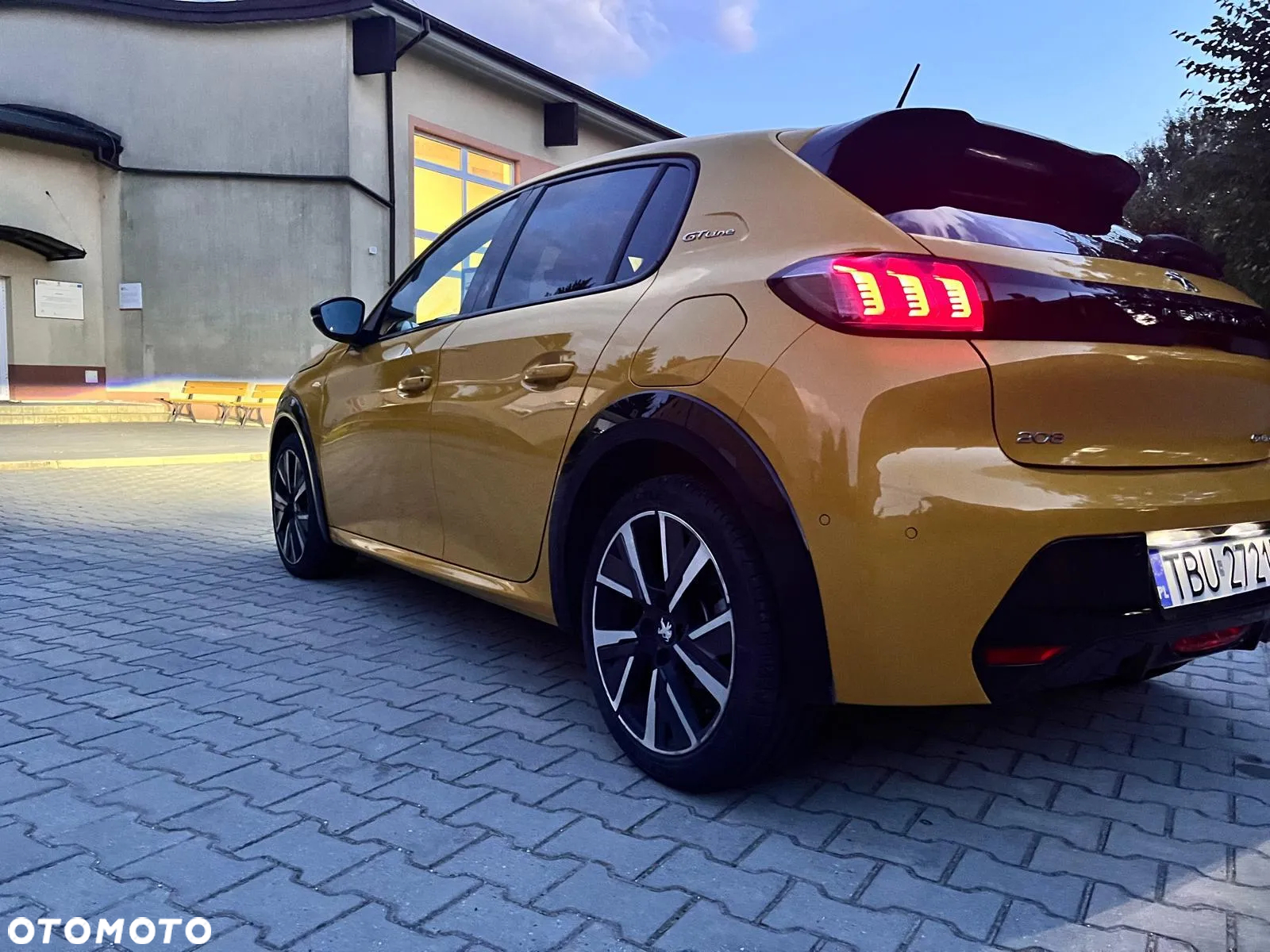 Peugeot 208 1.2 PureTech GT Line S&S EAT8 - 13