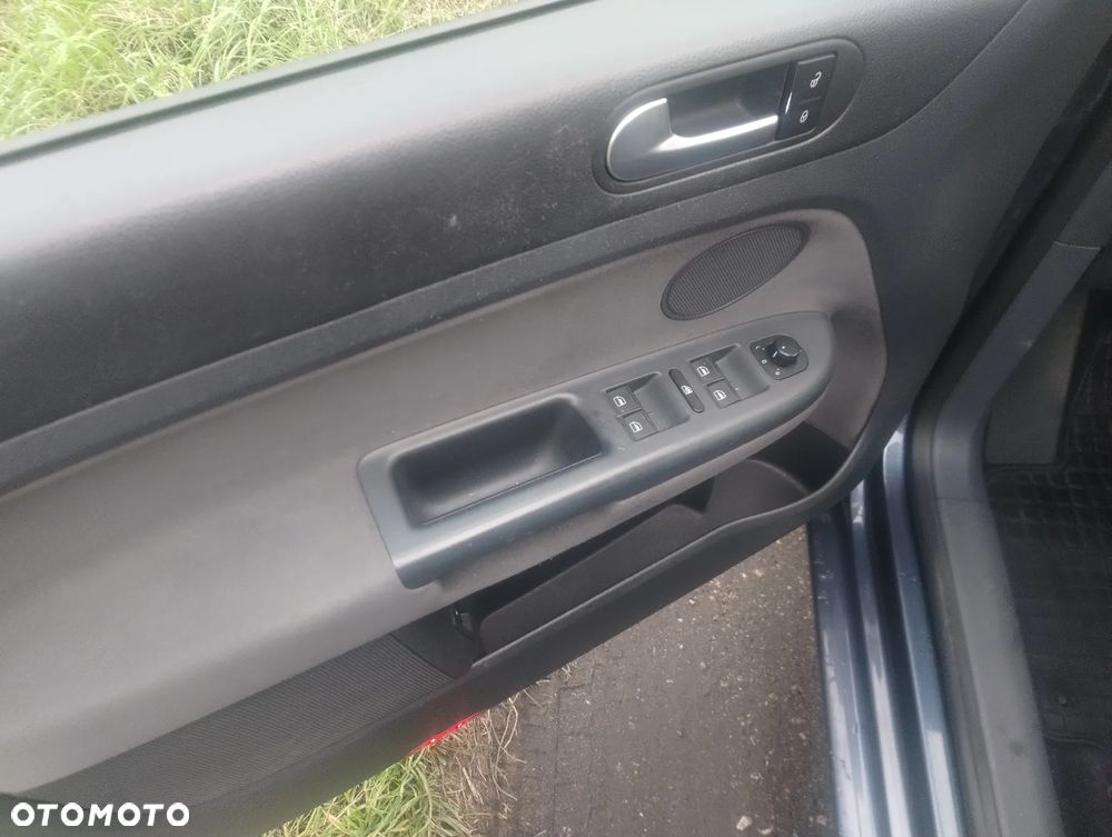 Volkswagen Golf Plus - 28