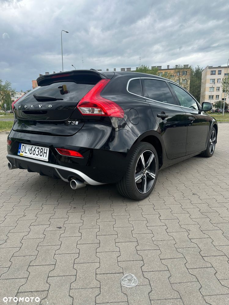 Volvo V40 T3 Drive-E R-Design Momentum - 4