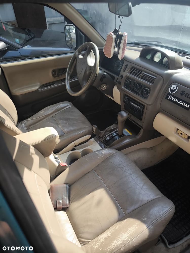 Mitsubishi Pajero Sport - 10
