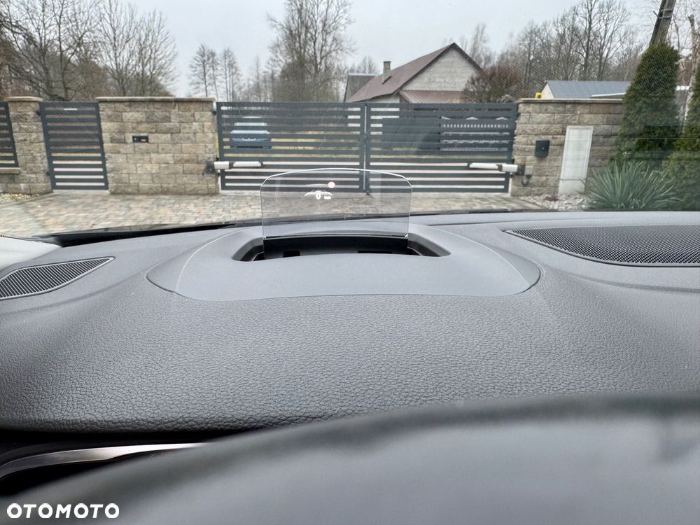 Renault Megane ENERGY TCe 205 EDC GT - 23