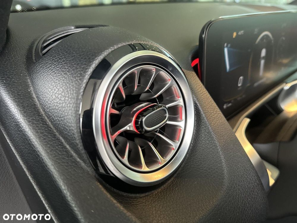 Mercedes-Benz GLB AMG 35 4-Matic - 23