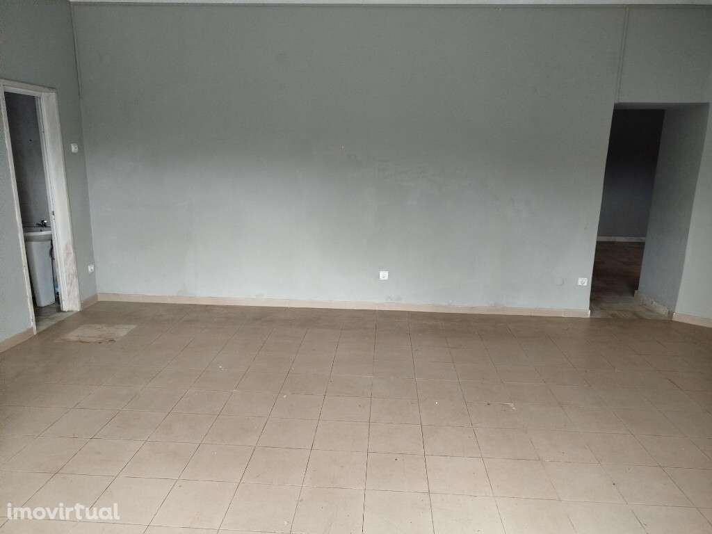 Loja para arrendar em Vila Verde - Terrugem - Sintra - Grande imagem: 3/5