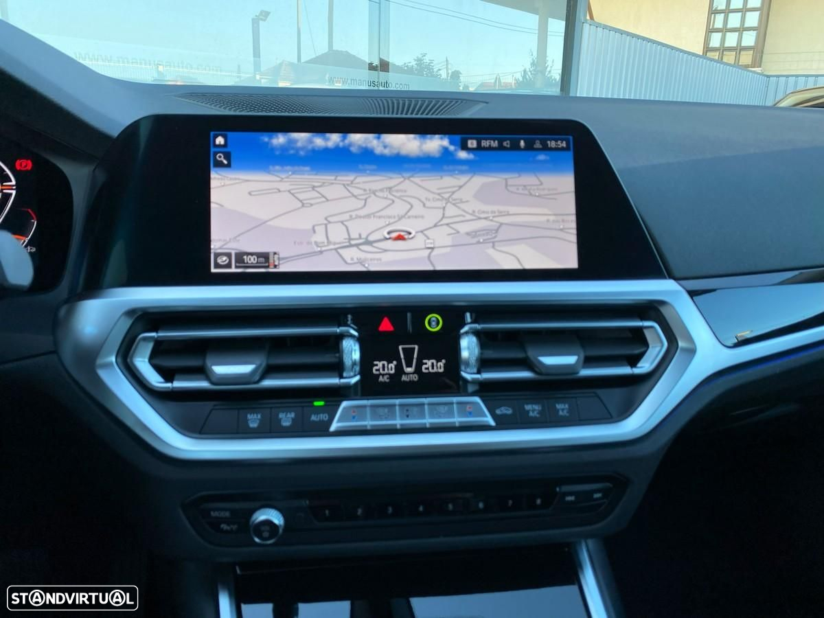 BMW 320 i Touring Line Sport - 13