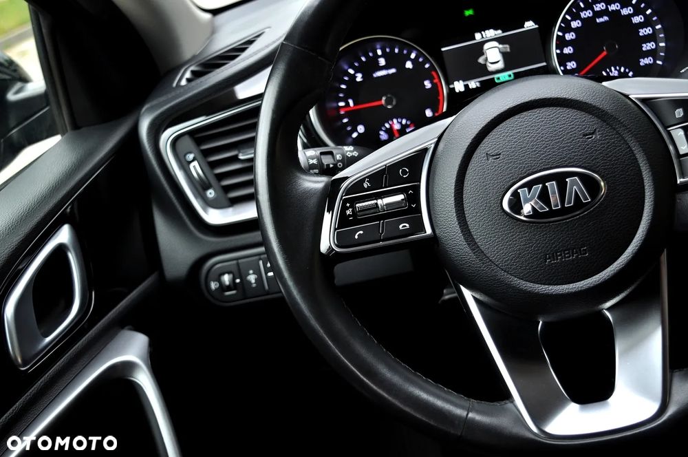 Kia XCeed 1.6 CRDi PLATINUM EDITION - 32