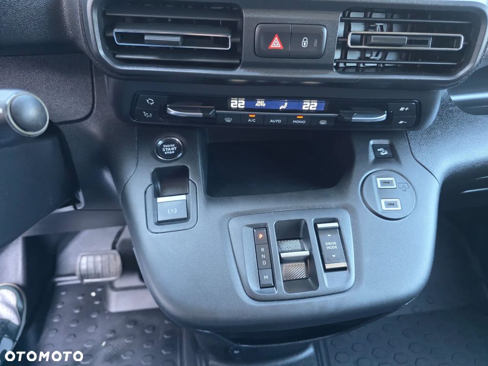 Peugeot Partner FURGON AUTOMAT DIESEL BLUEHDI 130 KM S&S EAT8 - 19