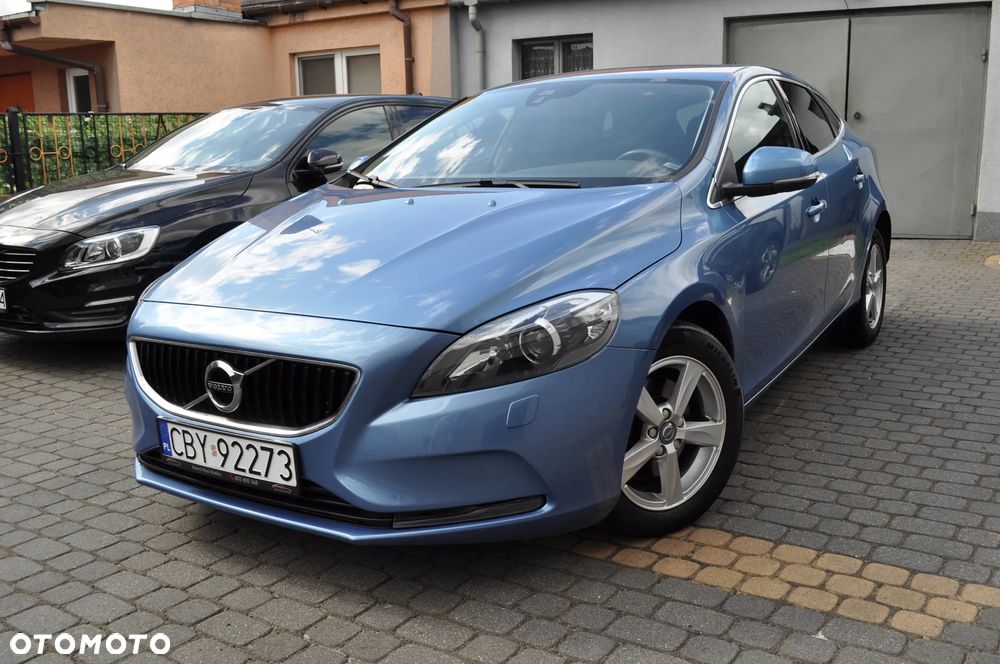 Volvo V40 T2 Momentum - 3
